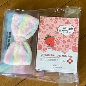 Strawberry Essence Sheet Masks x10 plus plush spa headband